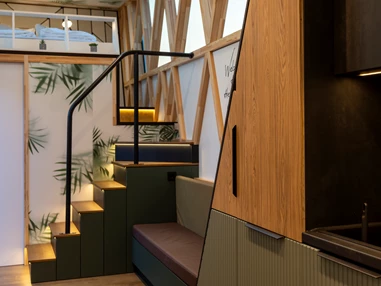 Unternehmen: ContiHome: Treppe - ConitTech Deutschland GmbH